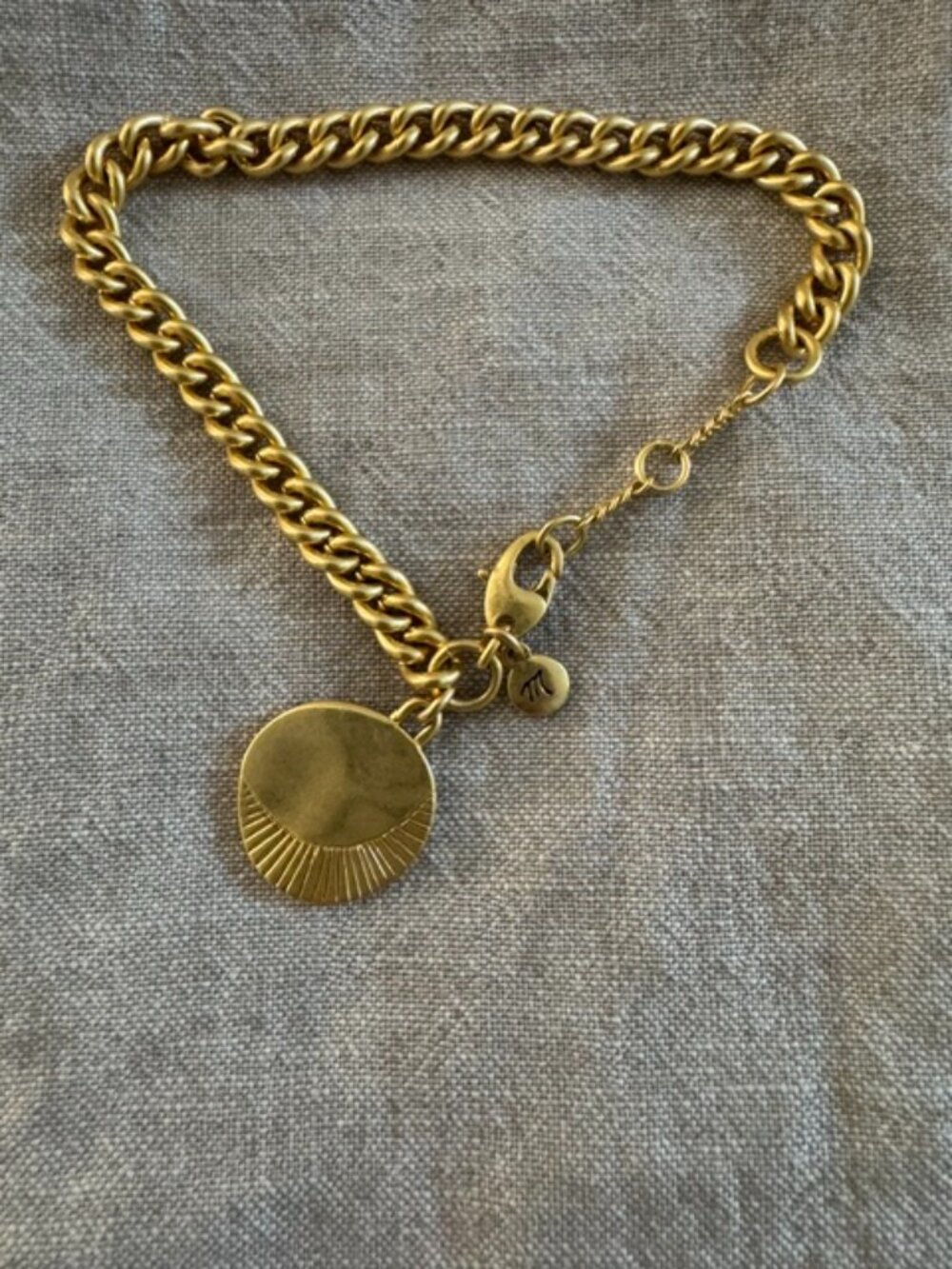MADEWELL GOLD TONE BRACELET WITH CHARM